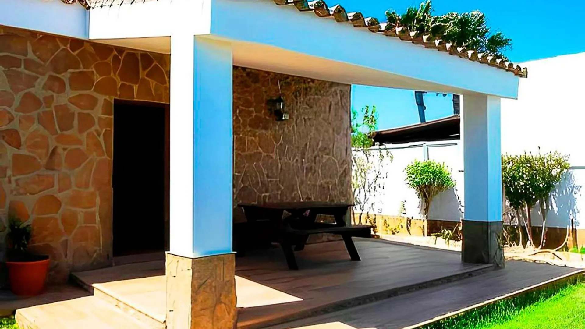 Chalet Con Piscina Compartida Y Jardin Privado Cadiz Apartment